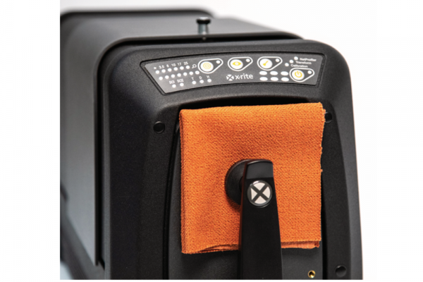 Máy đo màu quang phổ Ci7630